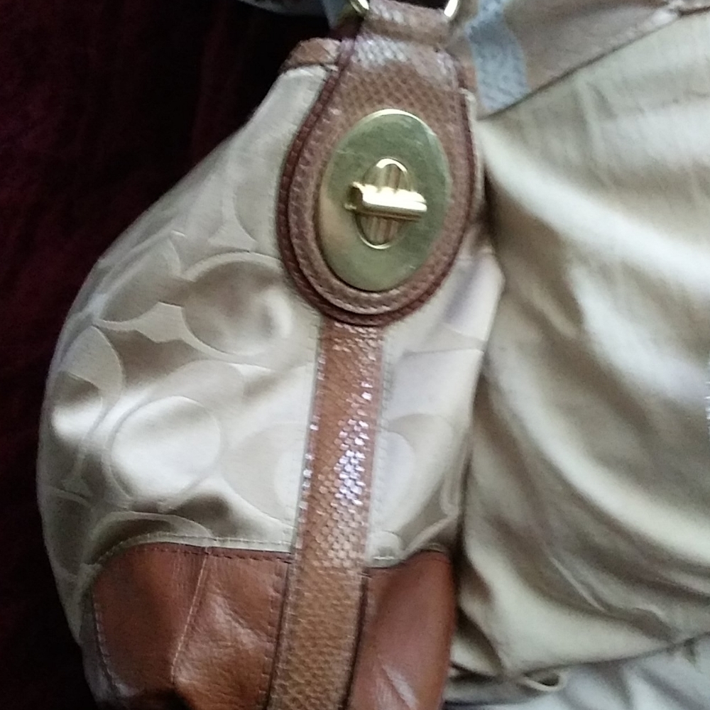 Coach purse - Picture 2 of 5